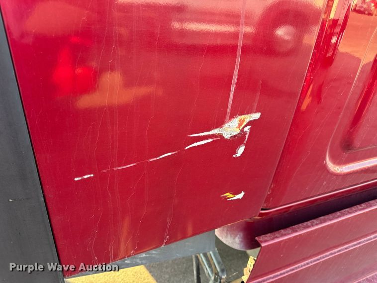 image for item OF9899 2015 Freightliner  Cascadia Evolution semi truck