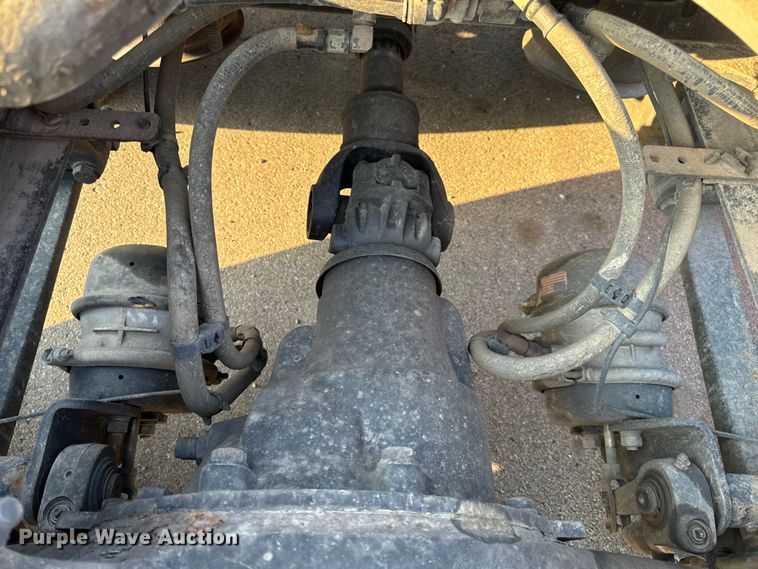 image for item OF9899 2015 Freightliner  Cascadia Evolution semi truck