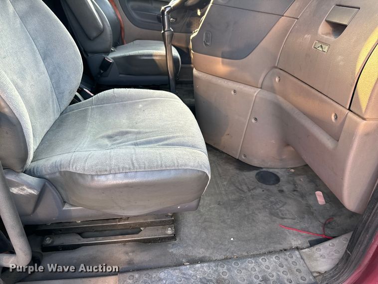 image for item OF9899 2015 Freightliner  Cascadia Evolution semi truck