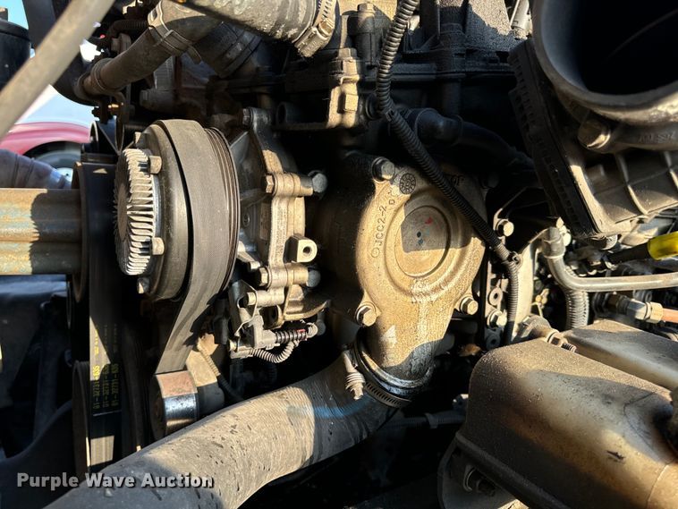 image for item OF9899 2015 Freightliner  Cascadia Evolution semi truck