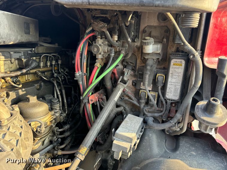 image for item OF9899 2015 Freightliner  Cascadia Evolution semi truck