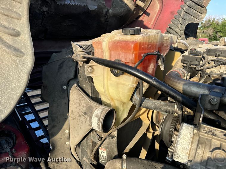 image for item OF9899 2015 Freightliner  Cascadia Evolution semi truck