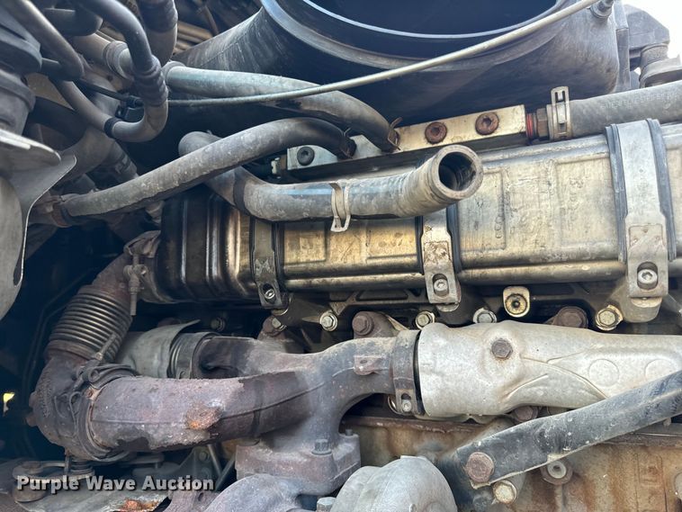 image for item OF9899 2015 Freightliner  Cascadia Evolution semi truck