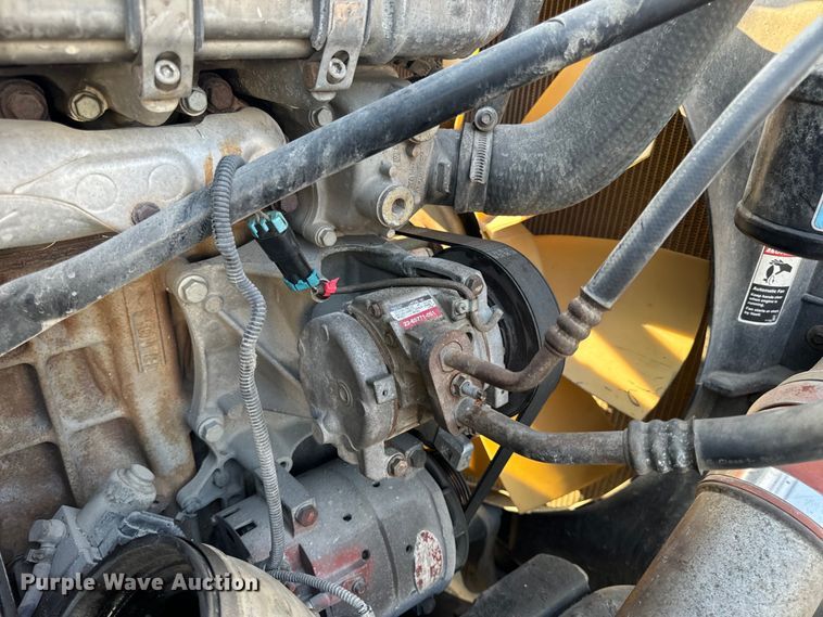 image for item OF9899 2015 Freightliner  Cascadia Evolution semi truck