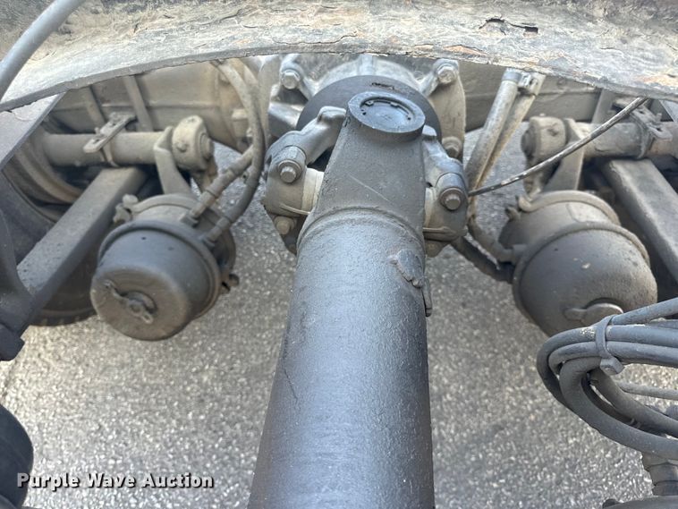 image for item OF9900 2014 Freightliner  Cascadia semi truck