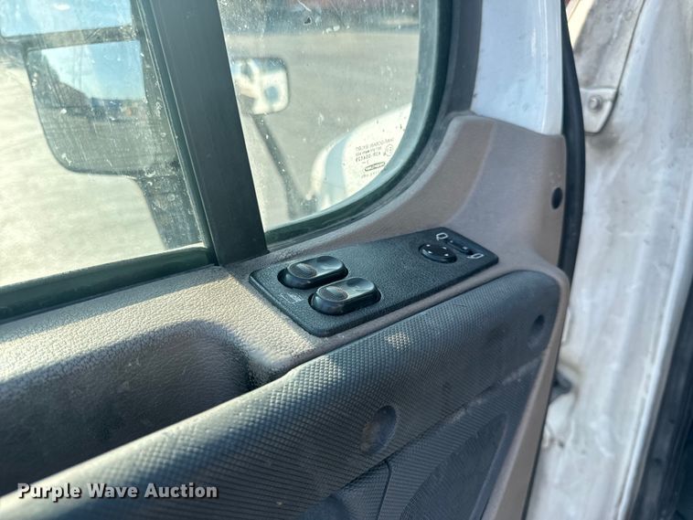 image for item OF9900 2014 Freightliner  Cascadia semi truck