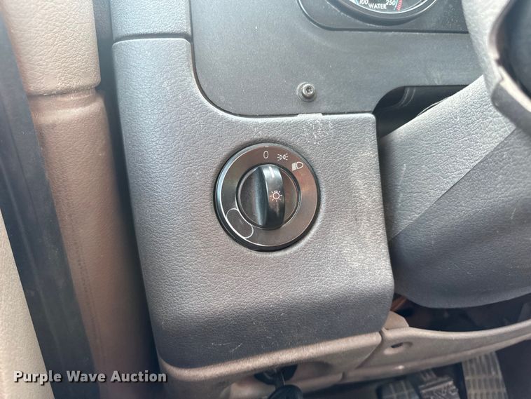 image for item OF9900 2014 Freightliner  Cascadia semi truck