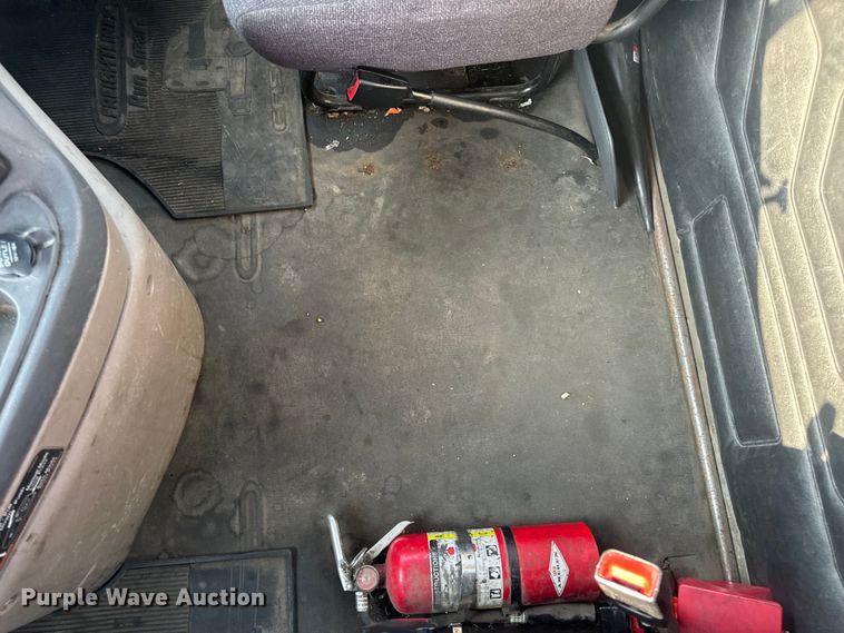 image for item OF9900 2014 Freightliner  Cascadia semi truck