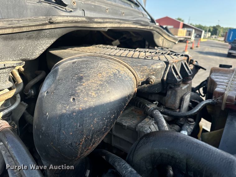 image for item OF9900 2014 Freightliner  Cascadia semi truck