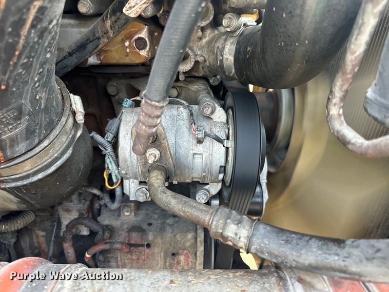 image for item OF9900 2014 Freightliner  Cascadia semi truck