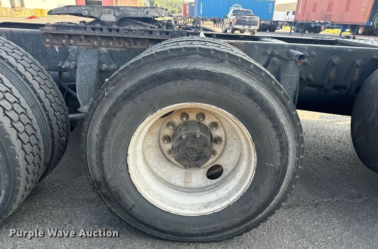 image for item OF9900 2014 Freightliner  Cascadia semi truck