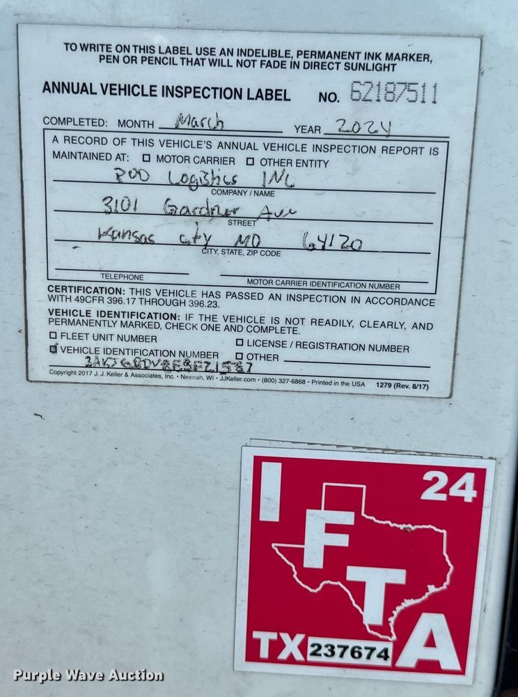 image for item OF9900 2014 Freightliner  Cascadia semi truck