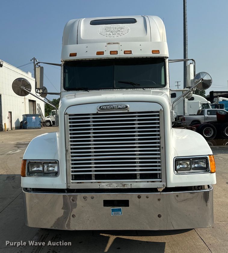 image for item OG9595 1999 Freightliner  FLD120 semi truck