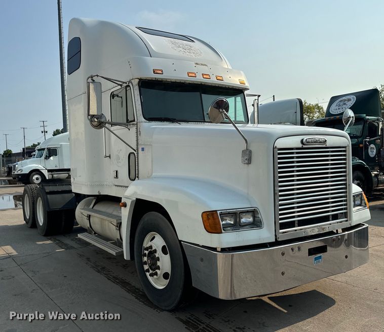 image for item OG9595 1999 Freightliner  FLD120 semi truck