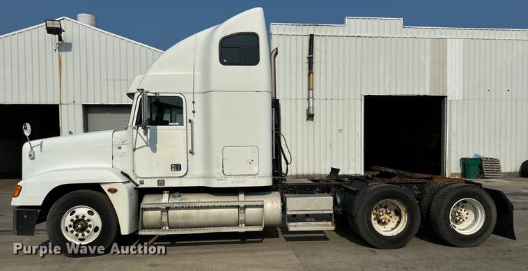 image for item OG9595 1999 Freightliner  FLD120 semi truck