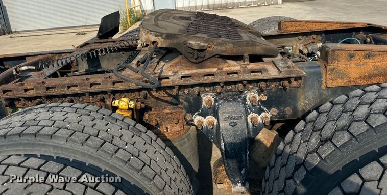 image for item OG9595 1999 Freightliner  FLD120 semi truck