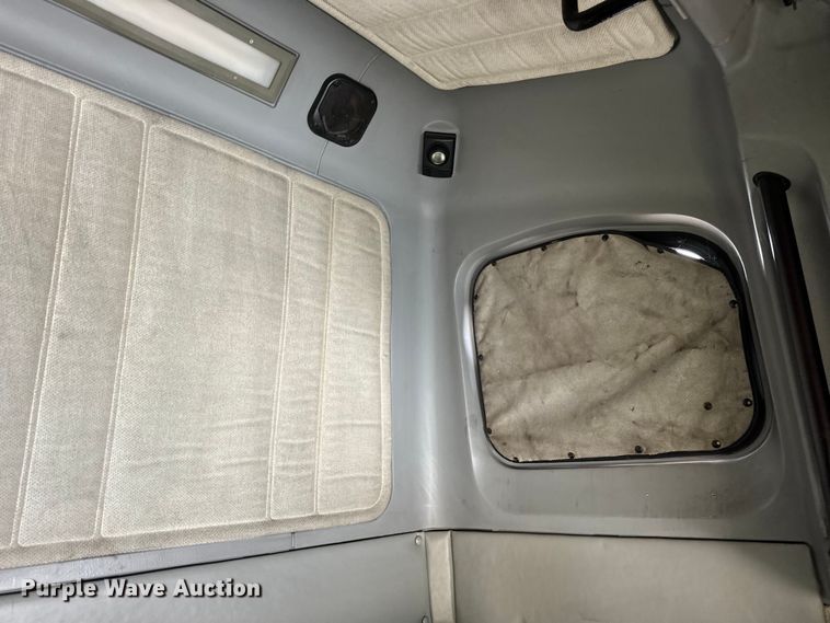 image for item OG9595 1999 Freightliner  FLD120 semi truck