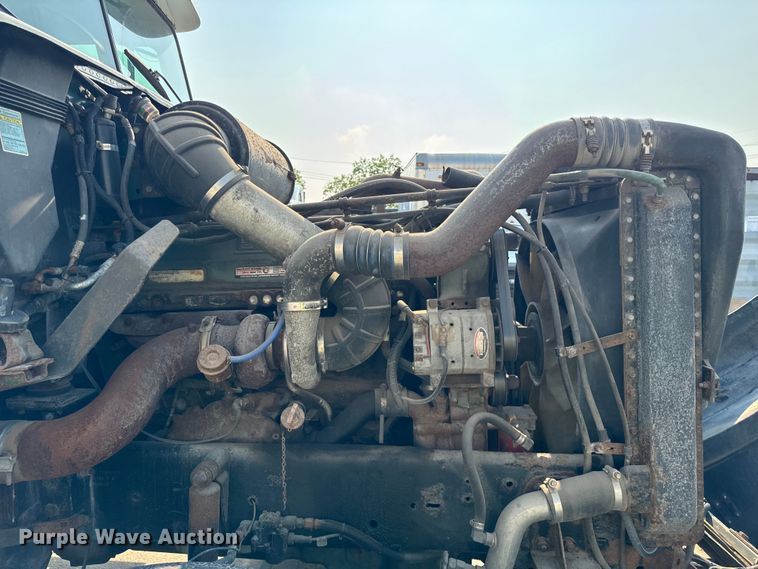 image for item OG9595 1999 Freightliner  FLD120 semi truck