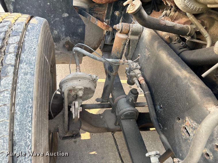 image for item OG9595 1999 Freightliner  FLD120 semi truck