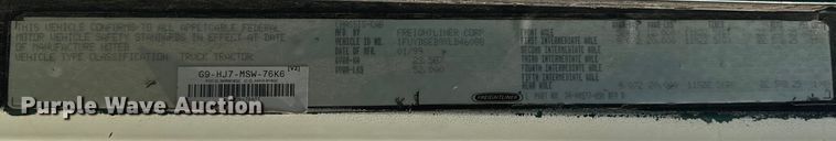 image for item OG9595 1999 Freightliner  FLD120 semi truck