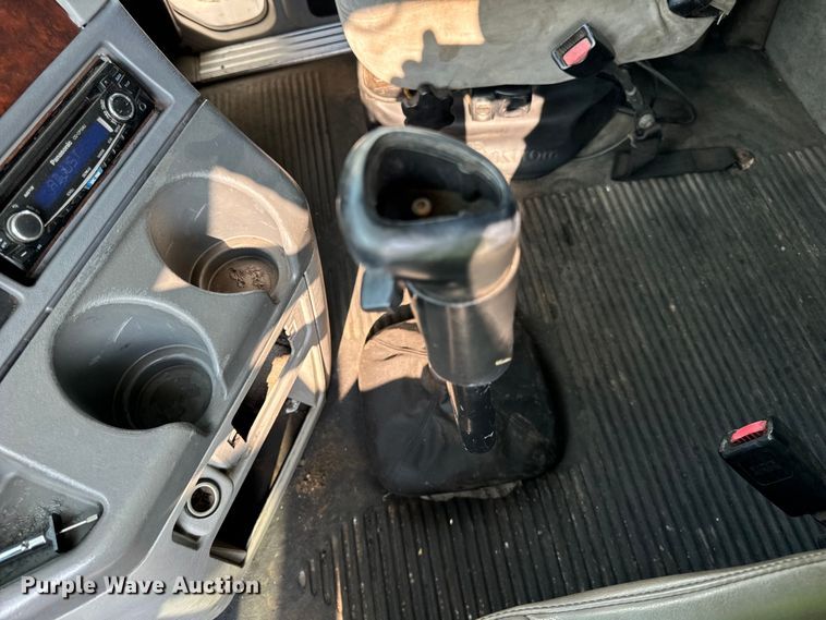 image for item OG9596 2003 Freightliner  semi truck