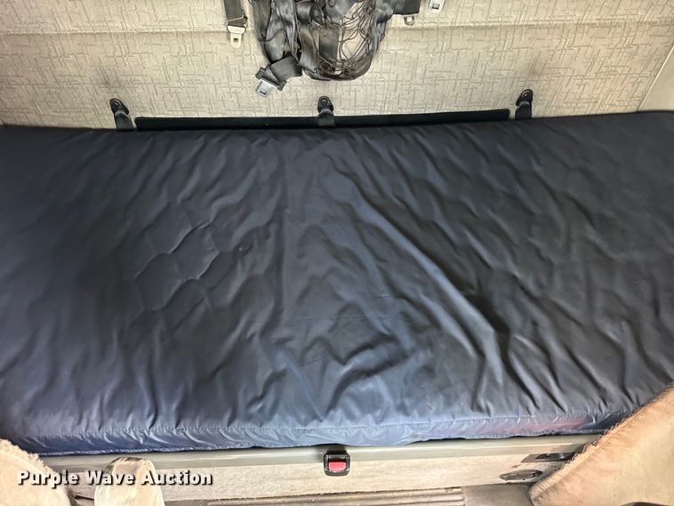 image for item OG9596 2003 Freightliner  semi truck