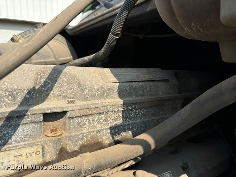 image for item OG9596 2003 Freightliner  semi truck