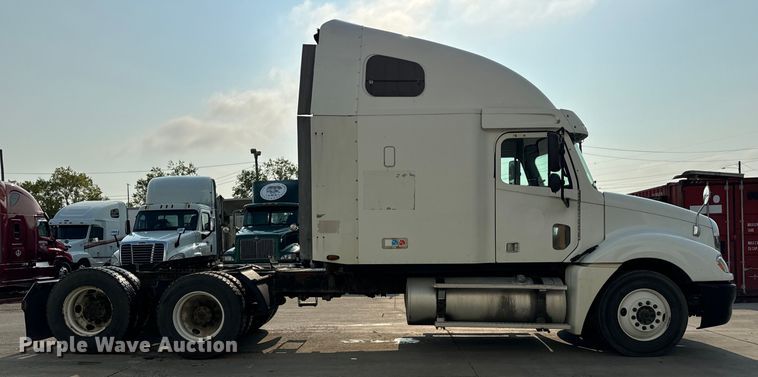 image for item OG9597 2004 Freightliner  CL120 semi truck