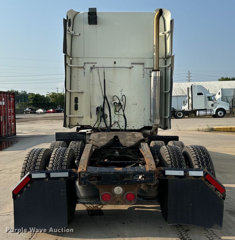 image for item OG9597 2004 Freightliner  CL120 semi truck