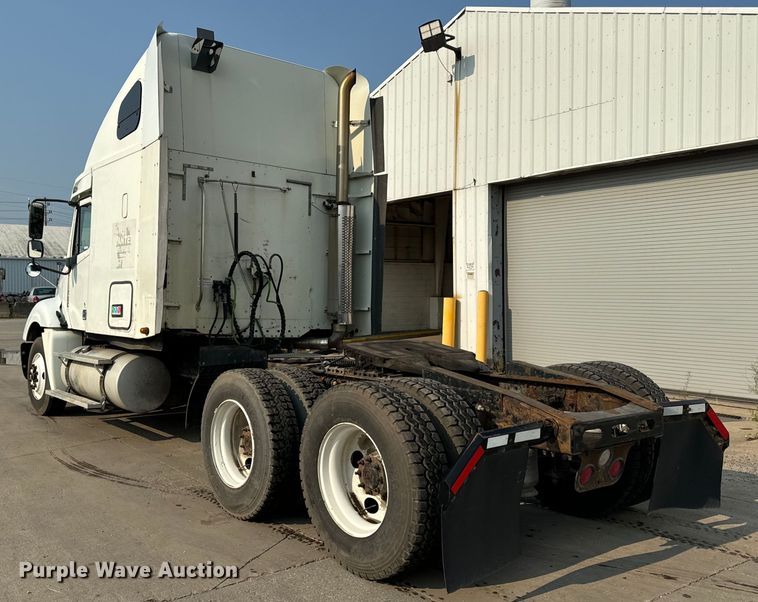 image for item OG9597 2004 Freightliner  CL120 semi truck