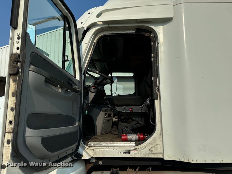 image for item OG9597 2004 Freightliner  CL120 semi truck