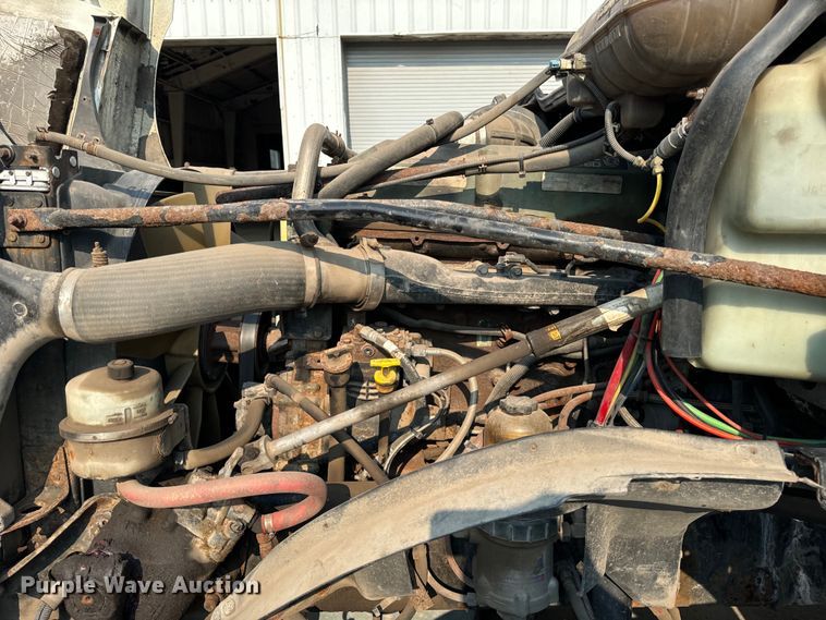 image for item OG9597 2004 Freightliner  CL120 semi truck