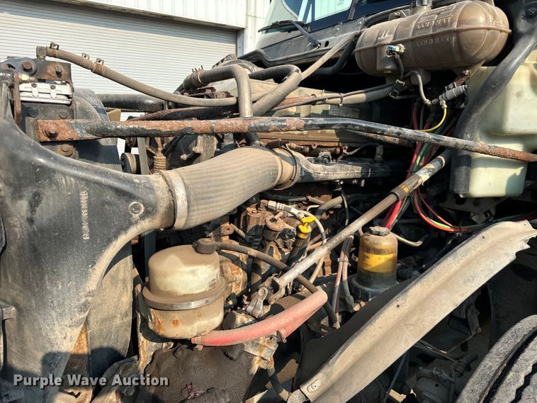 image for item OG9597 2004 Freightliner  CL120 semi truck