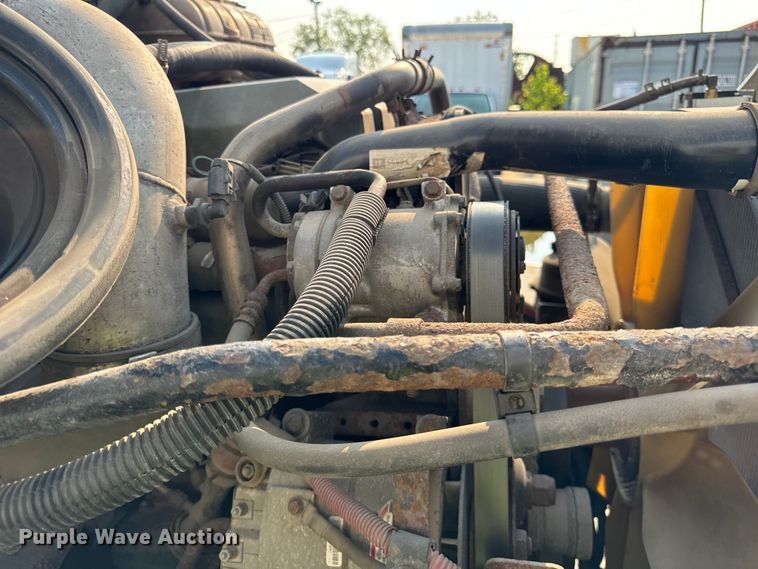 image for item OG9597 2004 Freightliner  CL120 semi truck