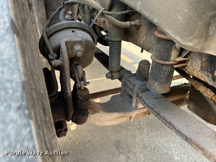 image for item OG9597 2004 Freightliner  CL120 semi truck