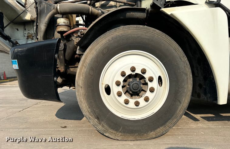 image for item OG9597 2004 Freightliner  CL120 semi truck