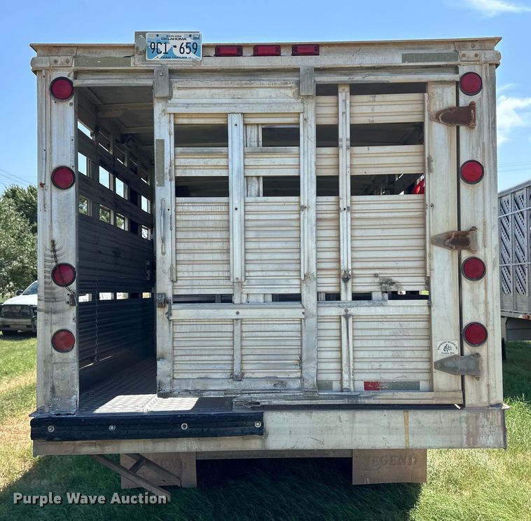 image for item OM9501 1997 Barrett livestock trailer