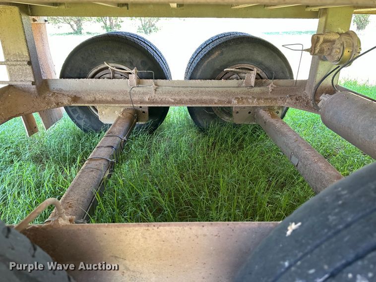 image for item OM9501 1997 Barrett livestock trailer