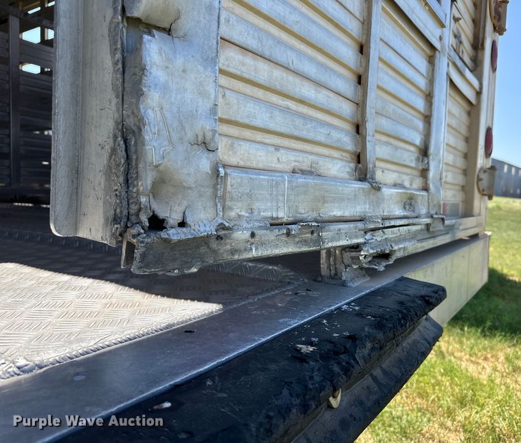 image for item OM9501 1997 Barrett livestock trailer