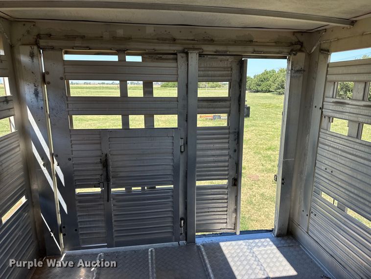 image for item OM9501 1997 Barrett livestock trailer