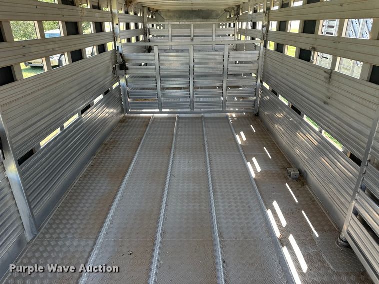 image for item OM9501 1997 Barrett livestock trailer