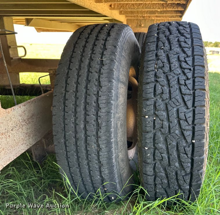 image for item OM9501 1997 Barrett livestock trailer