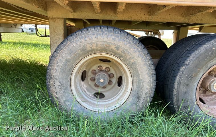 image for item OM9501 1997 Barrett livestock trailer