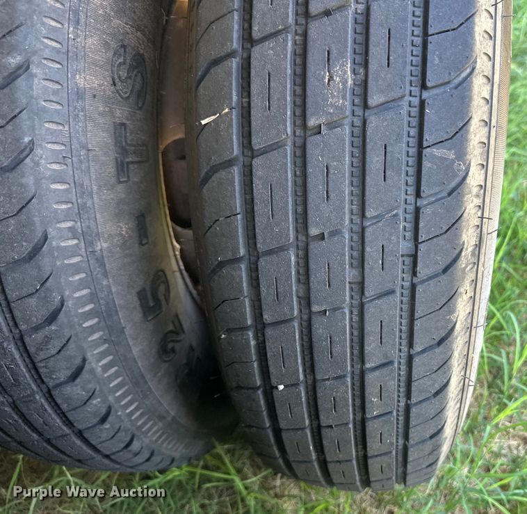 image for item OM9501 1997 Barrett livestock trailer