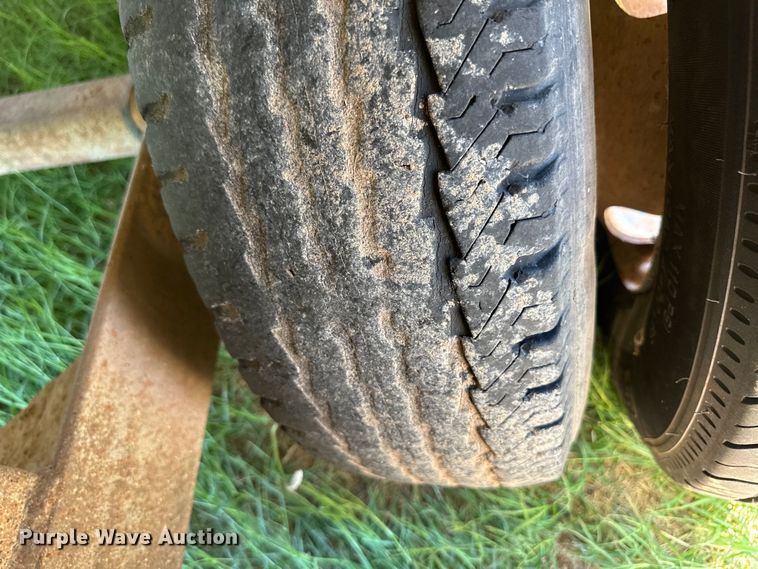 image for item OM9501 1997 Barrett livestock trailer