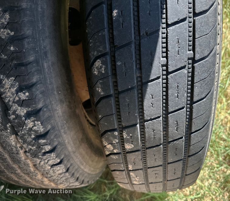 image for item OM9501 1997 Barrett livestock trailer