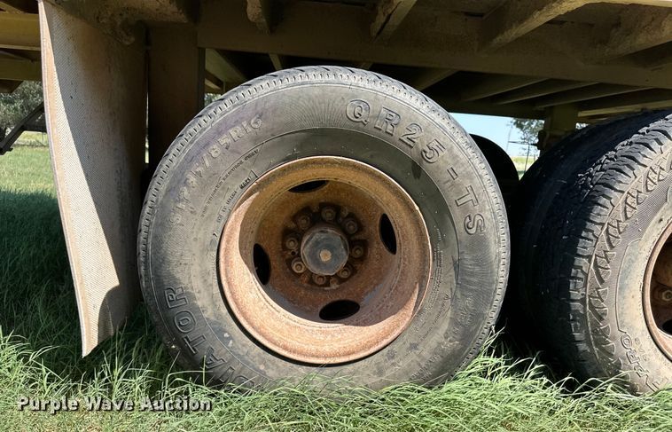 image for item OM9501 1997 Barrett livestock trailer