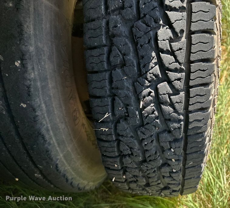 image for item OM9501 1997 Barrett livestock trailer