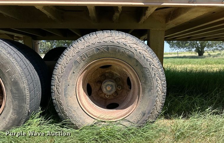 image for item OM9501 1997 Barrett livestock trailer