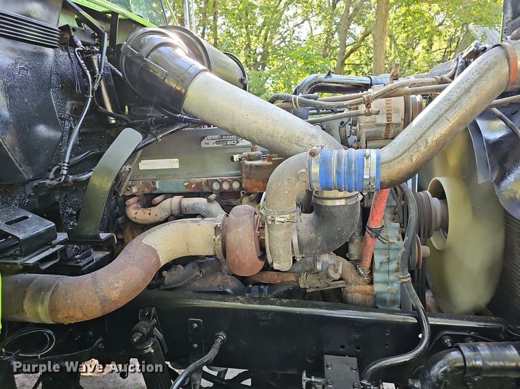 image for item ZA0476 1992 Freightliner semi truck